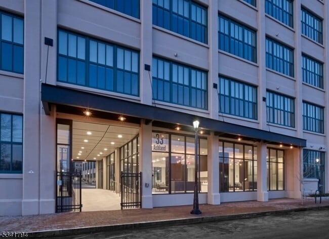 Building Photo - 33 Ashland Ave Unit 330 Rental