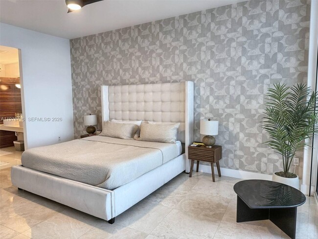 Photo - 2020 N Bayshore Dr Unidad 2704