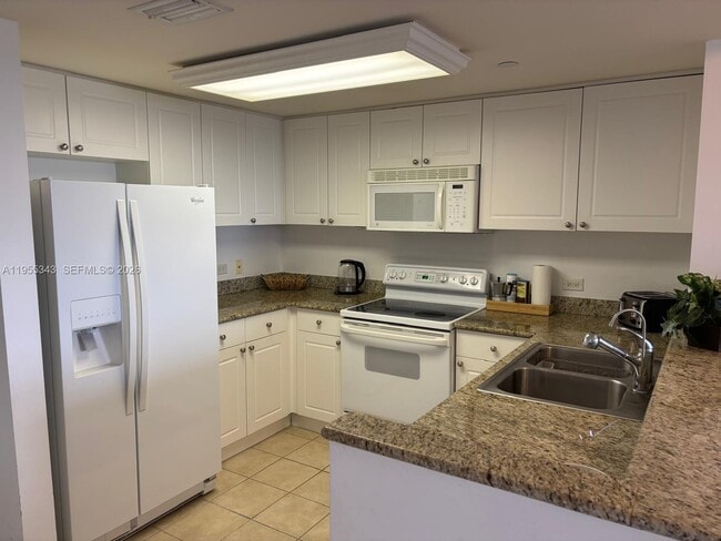 Photo - 19501 W Country Club Dr Unidad 2206