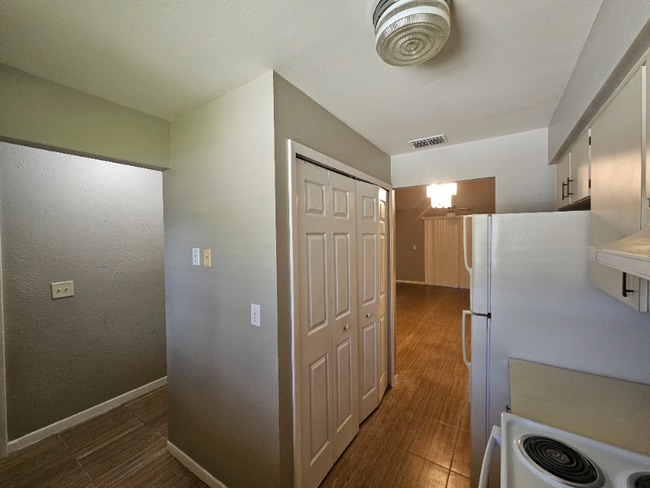 Photo - 1015 Harden Ct
