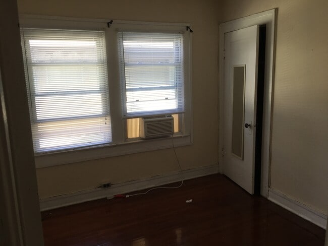 Photo - 5240 N College Ave