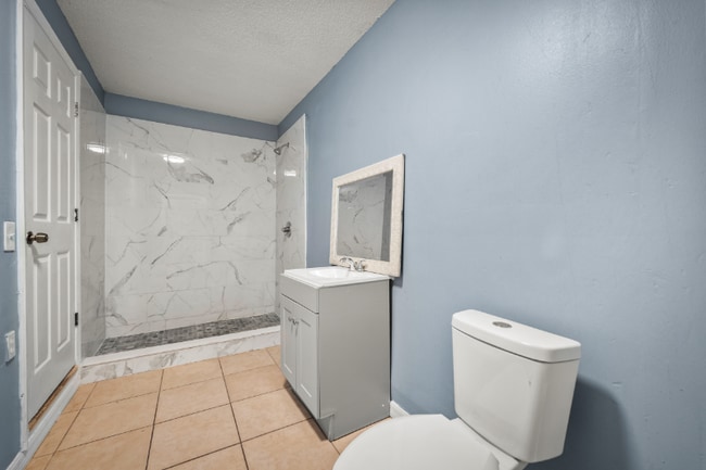 Photo - 304 Bernard Rd