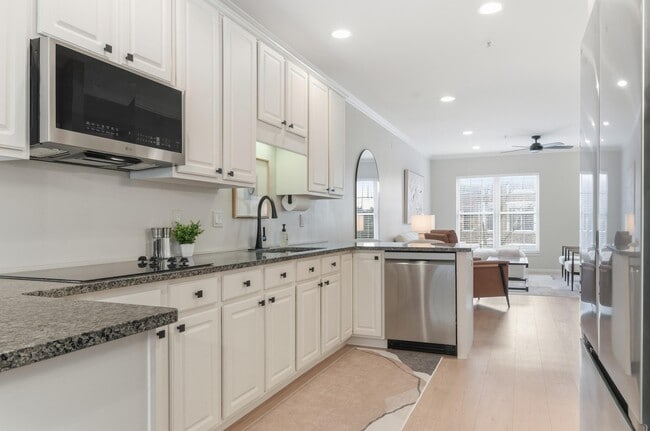 Photo - 531 Graten St