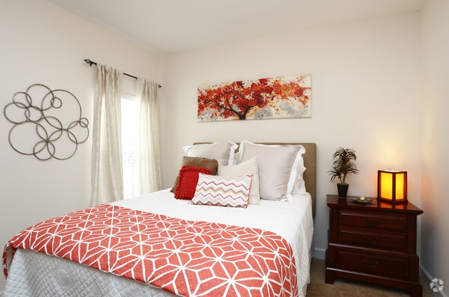 2BR, 2BA - 1116 SF The Ledge Stone- Bedroom