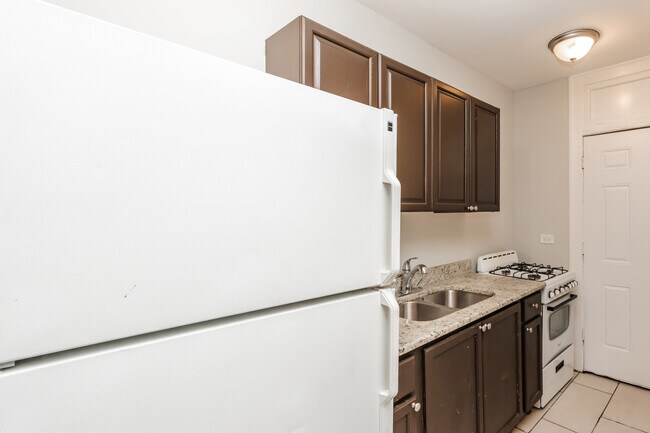 Photo - 6959 S Paxton Ave Townhome