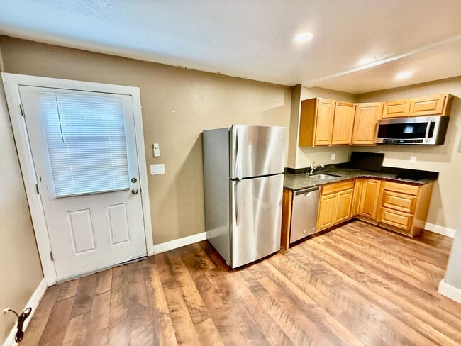 Photo - Charming 1 bedroom for Rent in the Heart o...