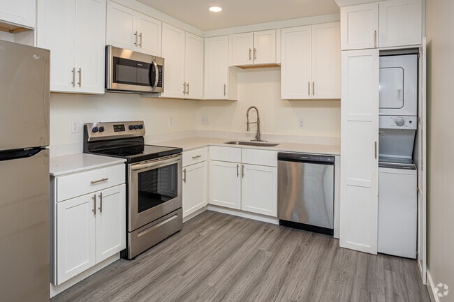 2BR, 2BA - 900SF - Zurqui on Abington