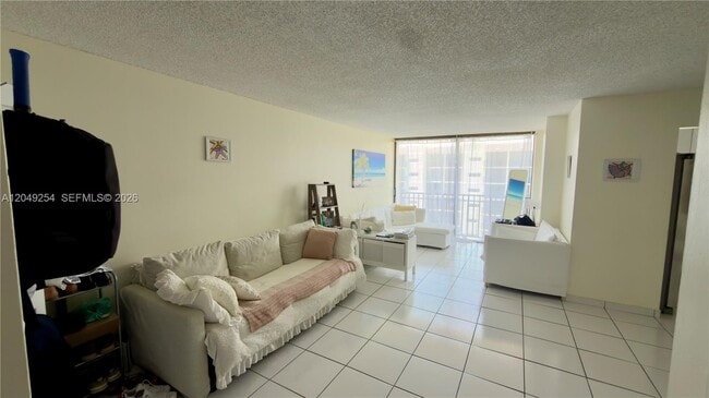 Photo - 16909 N Bay Rd Unidad 907