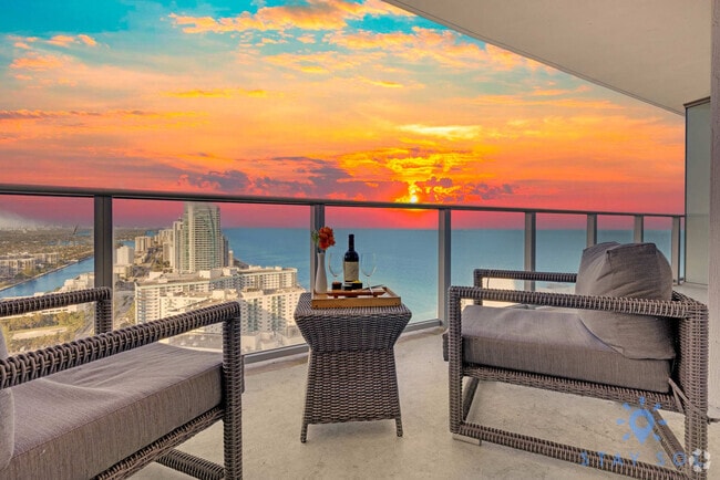 Building Photo - 4111 S Ocean Dr Rental