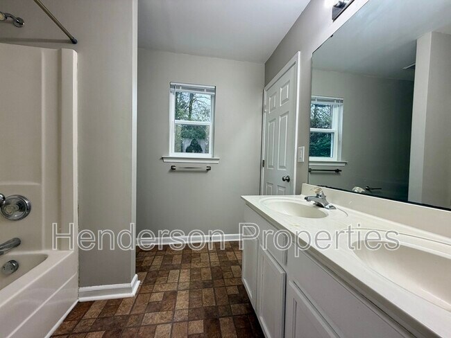 Photo - 3746 Glenwood Dr