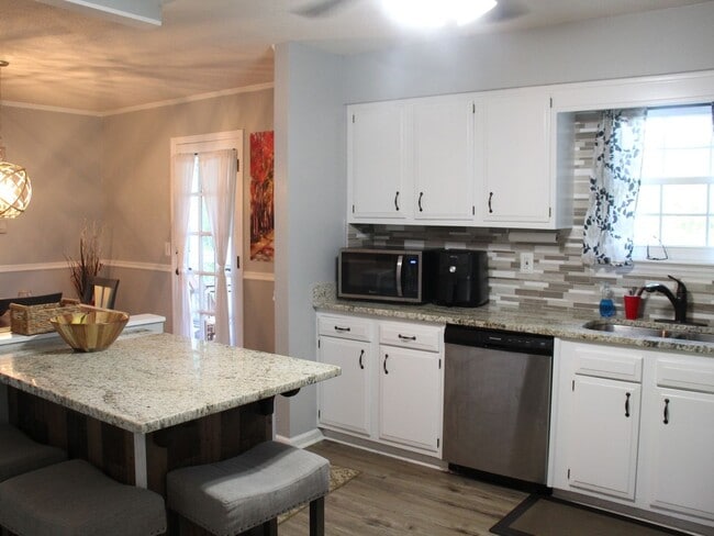 Photo - 8626 Surry Cir