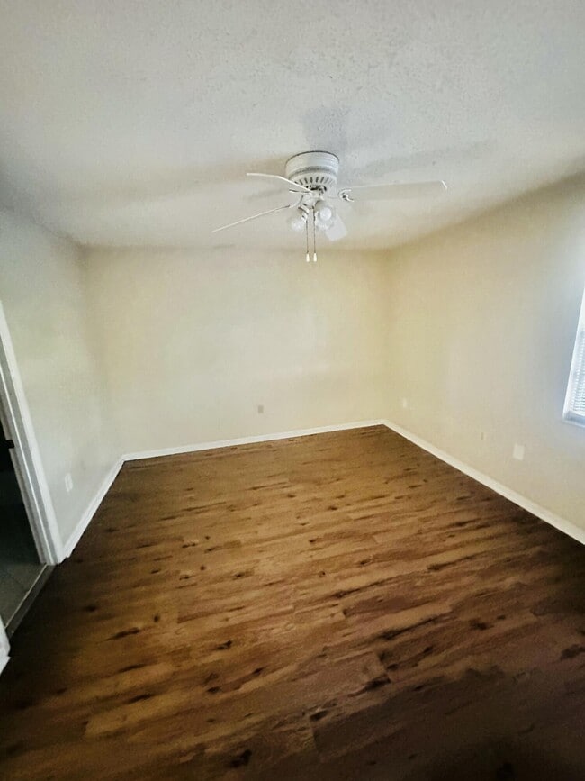 Photo - 2019 Oleander Blvd