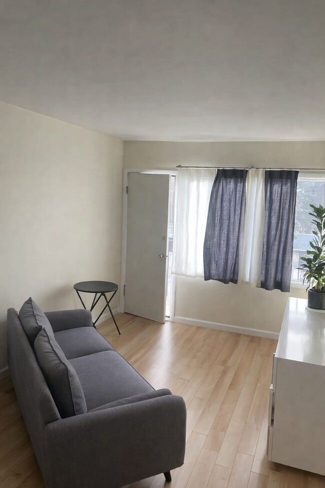 Photo - 1001-1002 2 Ave NW Unit 7