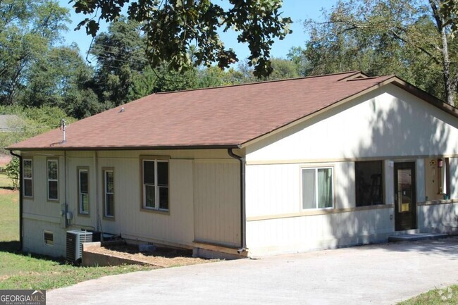 Building Photo - 961 Old Conyers Rd Rental