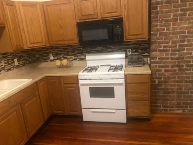 Photo - 35 River St Unit Apartment 1