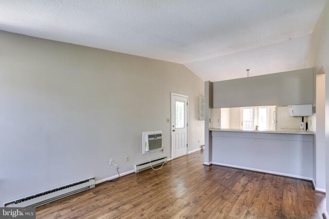 Photo - 816 Chadwick Cir