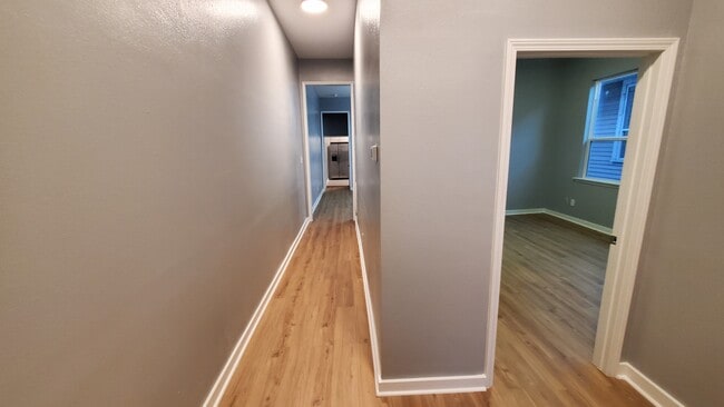 Sala - 2027 General Taylor St Unidad Gen Taylor Apt B