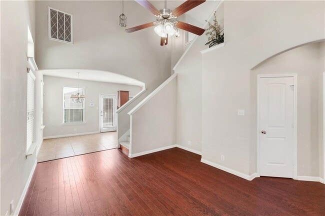 Photo - 930 Alamo Plaza Dr