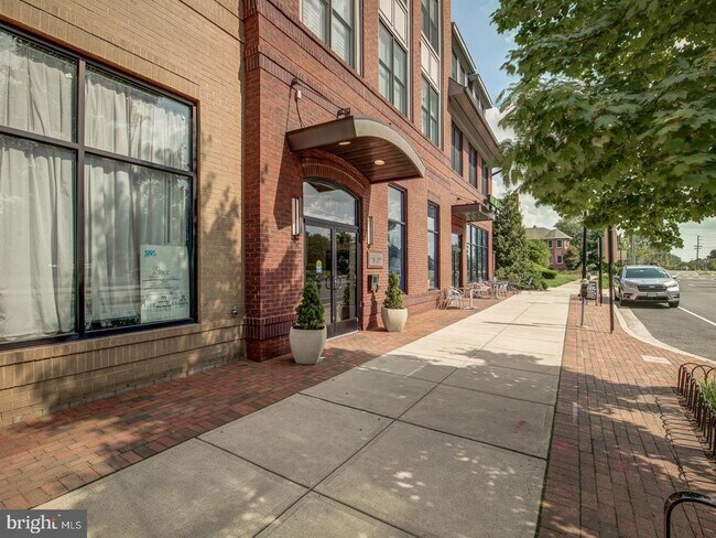 Photo - 1107 S Walter Reed Dr Unit 302