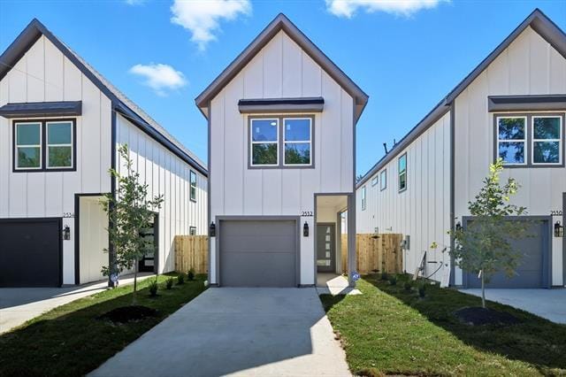 Building Photo - 2532 Lowery St