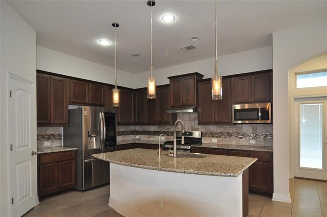 Photo - 150 Russet Trl