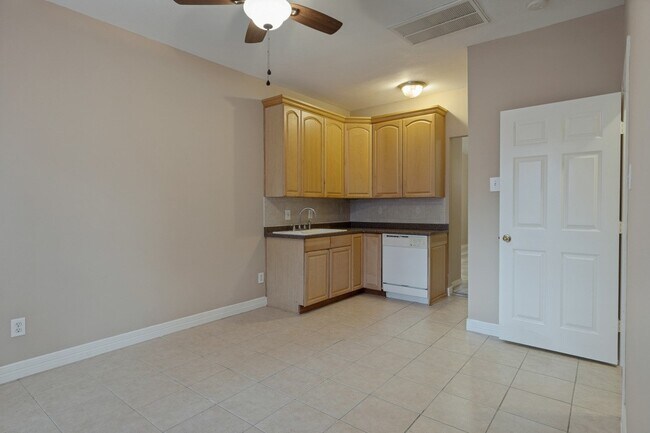 Photo - 4110 Woodhead St