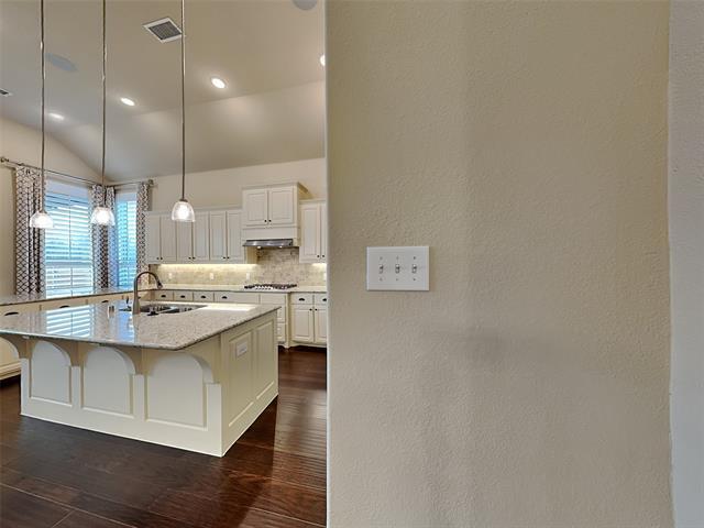 Photo - 14845 Belclaire Ave