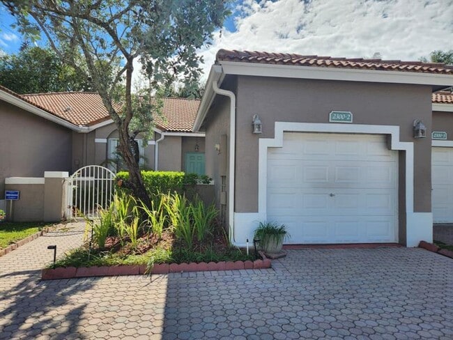 Photo - 2300 E Aragon Blvd