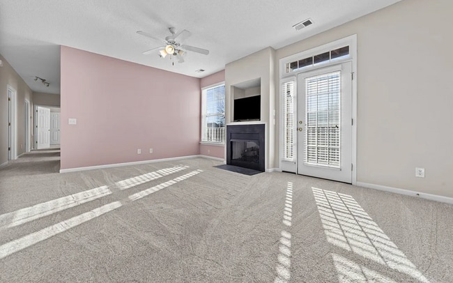 Photo - 3015 Winston Dr Unit 109