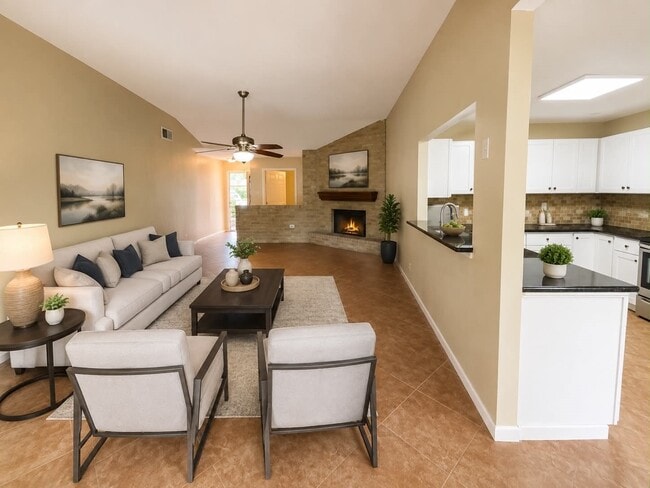 15634 Fox Springs Dr