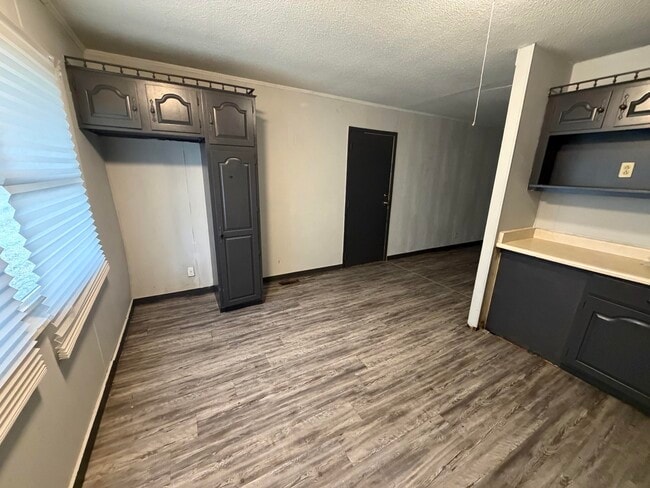 Photo - 1102 Harmon-