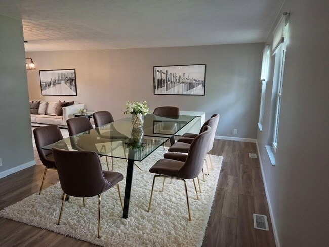 Photo - 8511 Coran Dr