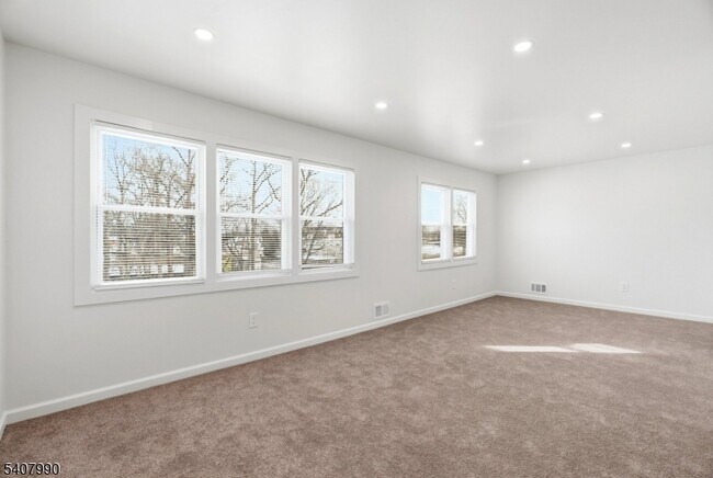 Photo - 114 Grove St