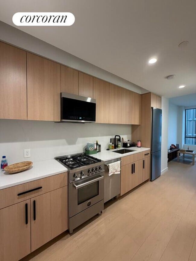 Photo - 480 Kent Ave