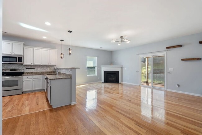 Photo - 4221 Lochurst Dr