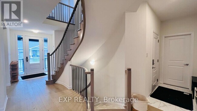 Photo - 747 Coast Cir
