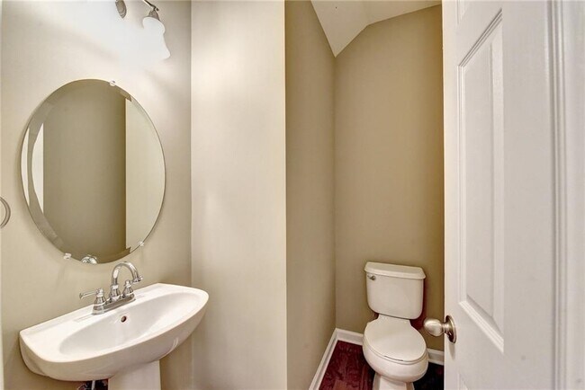 Photo - 3329 Fernview Dr