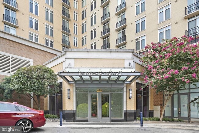 Building Photo - 155 Potomac Passage Unit 514