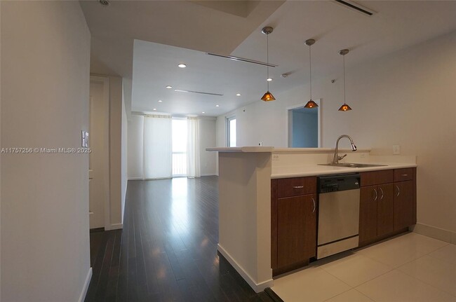 Photo - 2400 SW 27th Ave Condo Unit 305