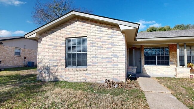 Building Photo - 1443 Hawk Tree Dr Rental