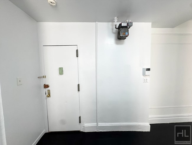 Building Photo - YORK AVENUE Rental