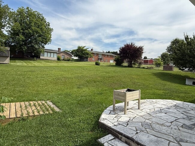 Photo - 3/2 bath home - Town Acres School District!