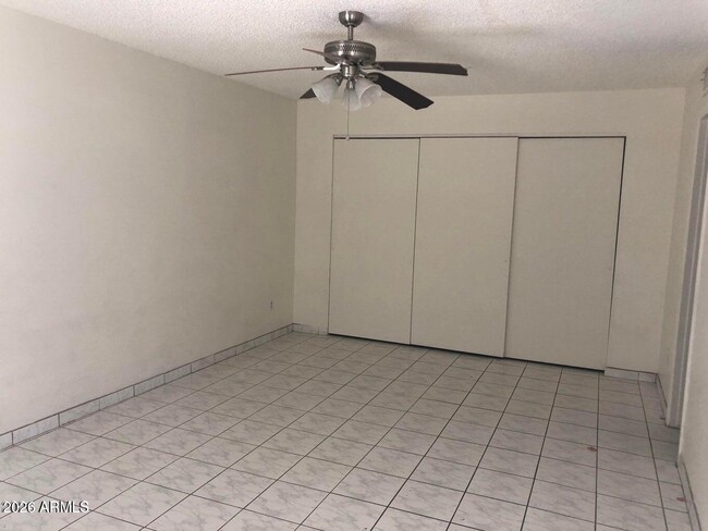 711 N Country Club Way