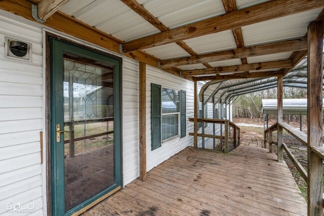 Photo - 207 Moore St