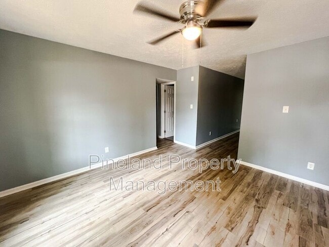 Photo - 6412 Rockford Dr