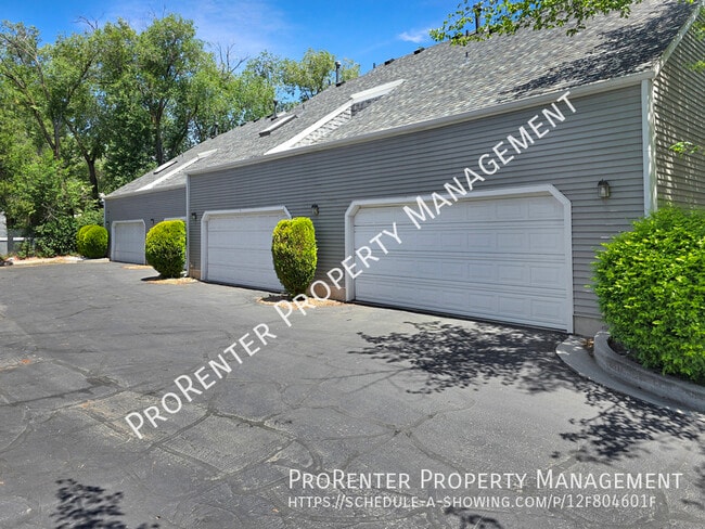 Photo - 975 Essex Ct Way