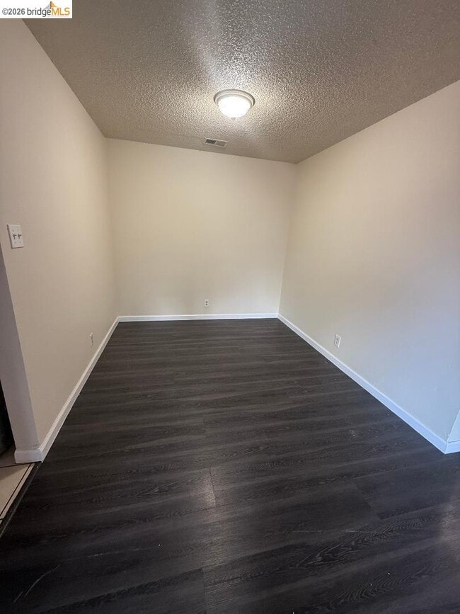 Photo - 2112 Banyan Way