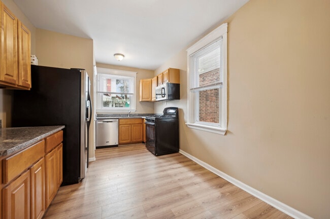 Photo - 5122 N Hutchinson St