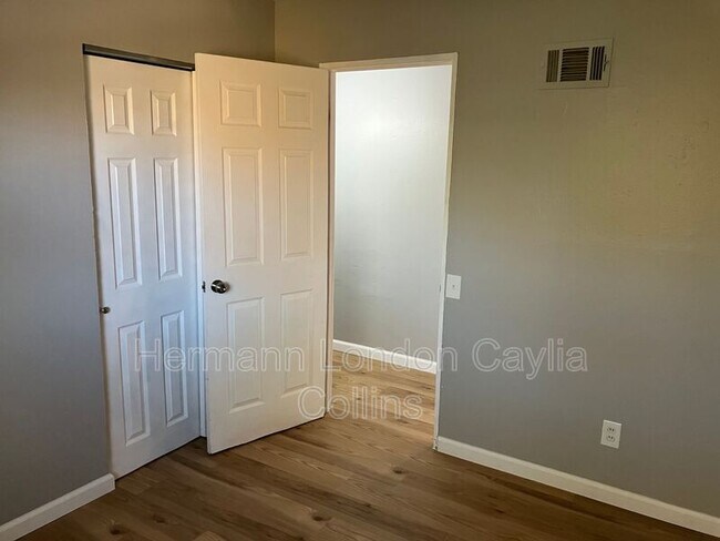 Photo - 11016 Saginaw Dr