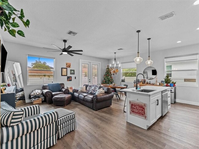 Photo - 3103 W Leroy St